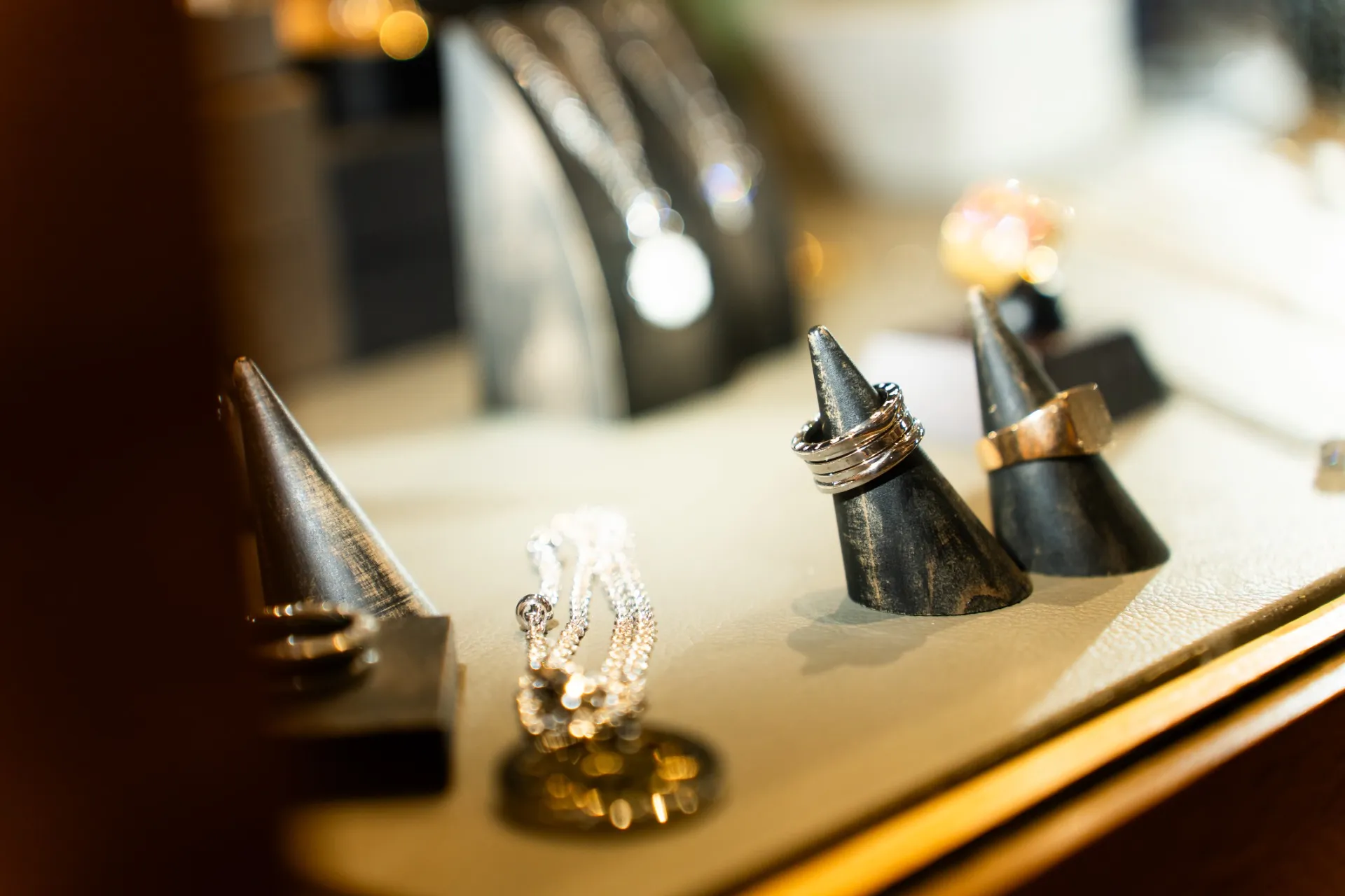 ブランドジュエリーの売却は「ブランド」より「地金」がお得？！